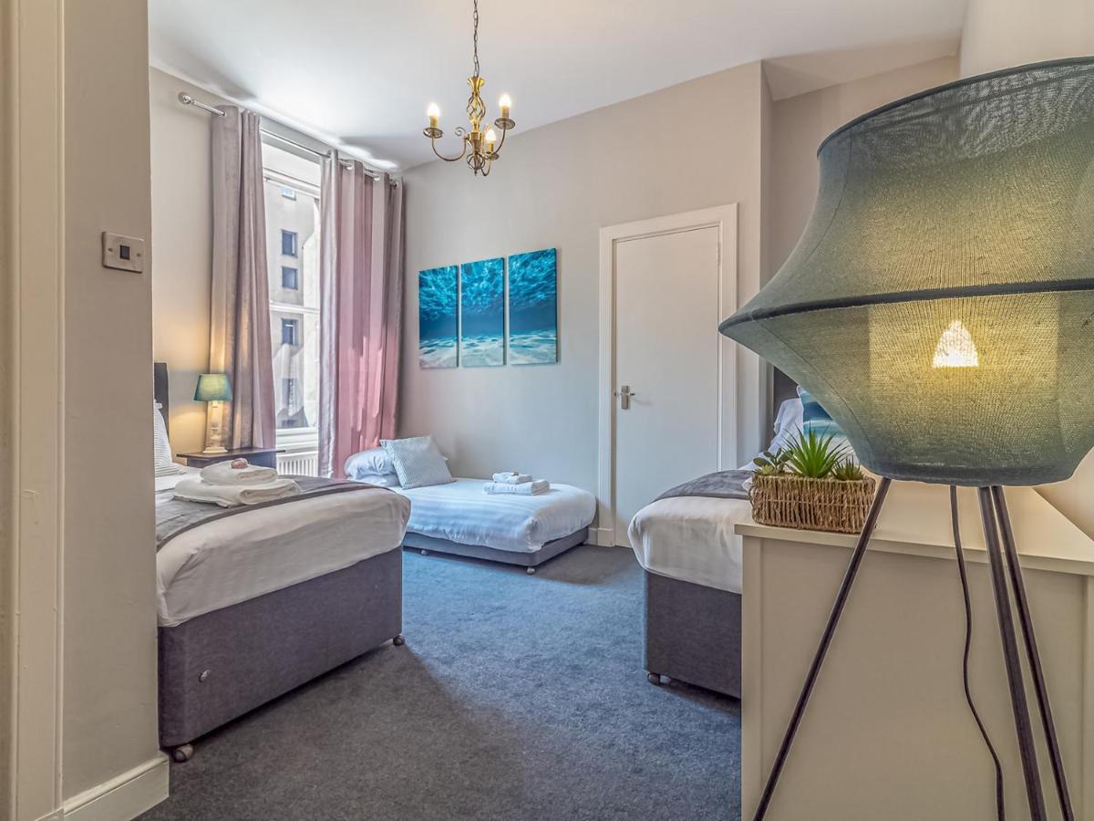 Pass The Keys Spacious And Homely Flat On The Royal Mile EDI Exterior photo