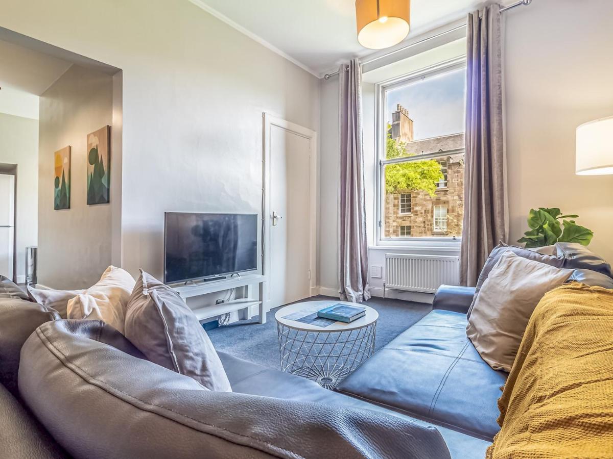 Pass The Keys Spacious And Homely Flat On The Royal Mile EDI Exterior photo
