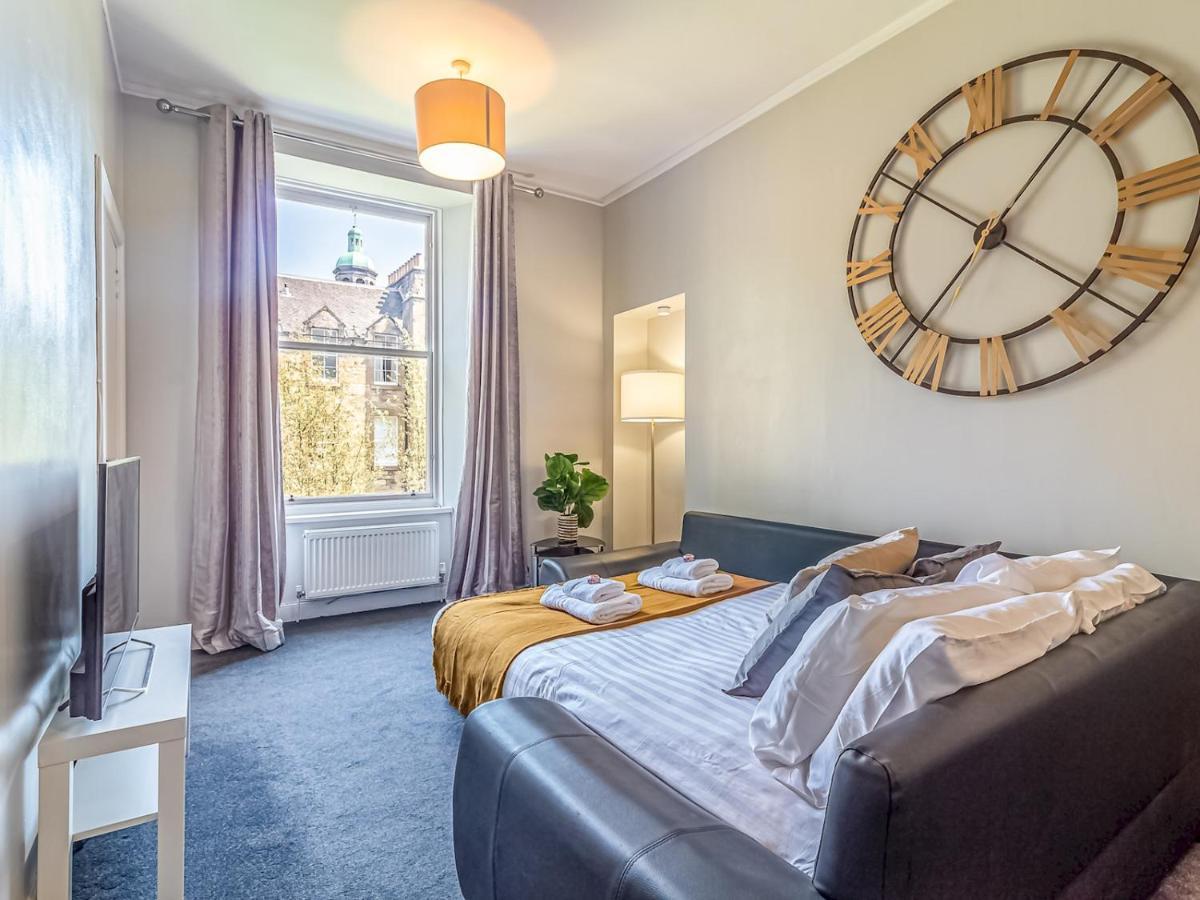 Pass The Keys Spacious And Homely Flat On The Royal Mile EDI Exterior photo