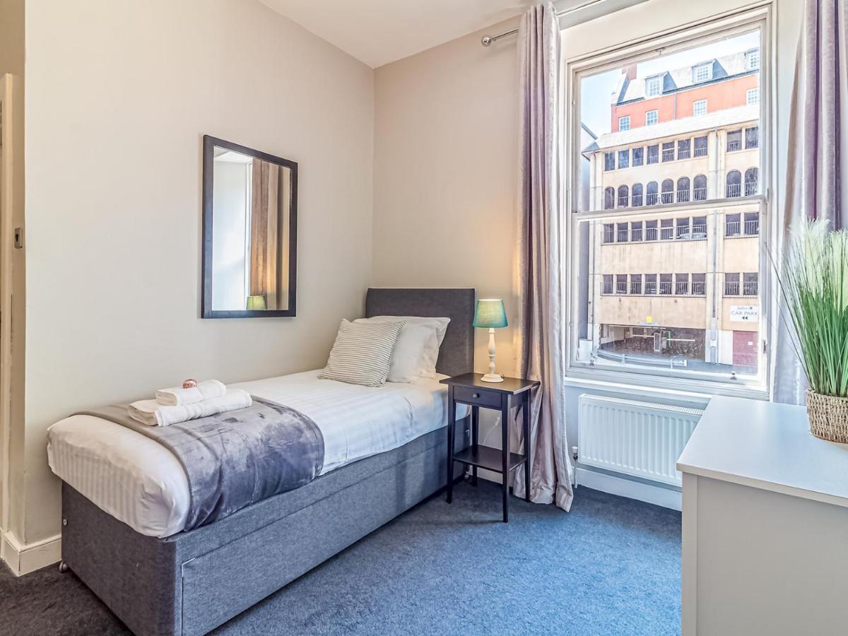 Pass The Keys Spacious And Homely Flat On The Royal Mile EDI Exterior photo